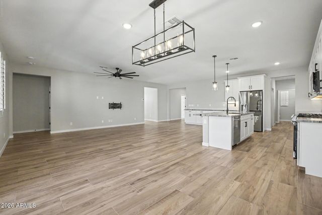 16863 W Maya Way, Surprise, AZ 85387