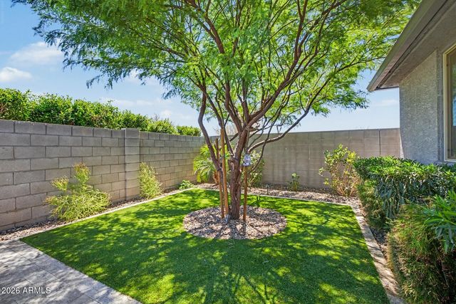 16863 W Maya Way, Surprise, AZ 85387