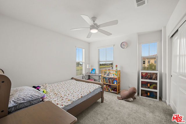 981 W Clover Avenue, Rialto, CA 92376