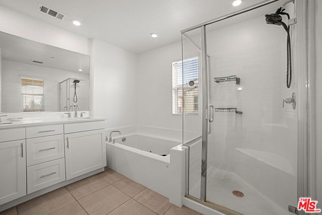 981 W Clover Avenue, Rialto, CA 92376