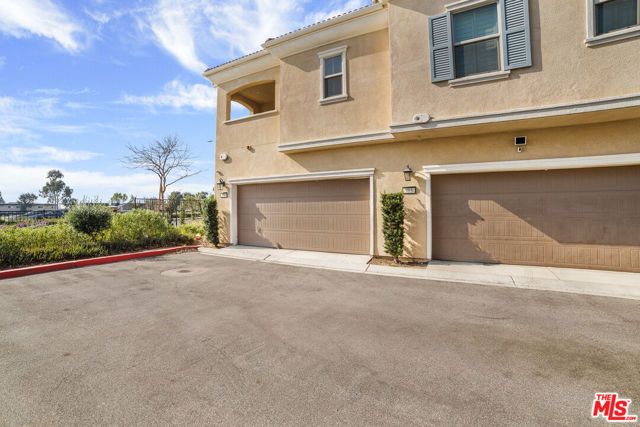 981 W Clover Avenue, Rialto, CA 92376