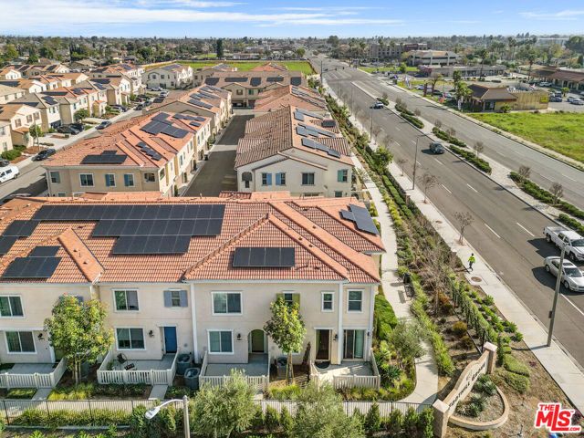 981 W Clover Avenue, Rialto, CA 92376