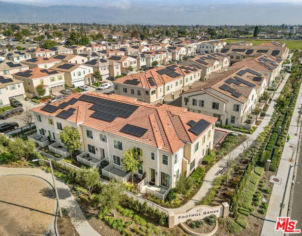 981 W Clover Avenue, Rialto, CA 92376