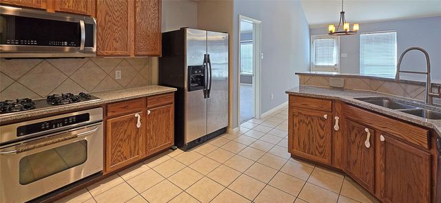 2202 Drake Falls Drive, Pearland, TX 77584