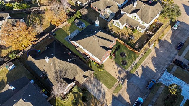 2202 Drake Falls Drive, Pearland, TX 77584