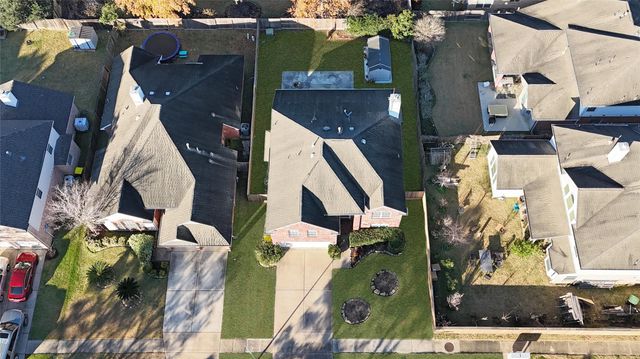 2202 Drake Falls Drive, Pearland, TX 77584