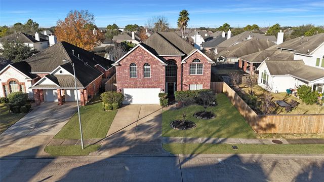 2202 Drake Falls Drive, Pearland, TX 77584