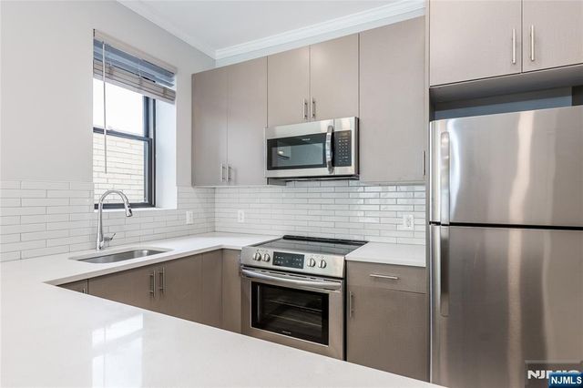 73-75 Washington Street 10, Bloomfield, NJ 07003