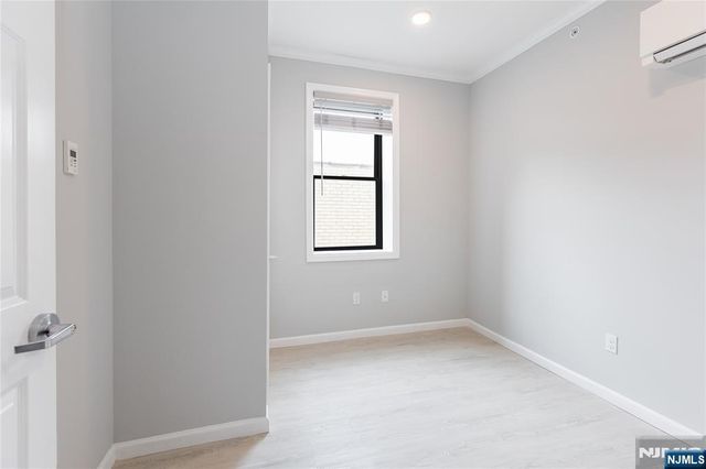 73-75 Washington Street 10, Bloomfield, NJ 07003