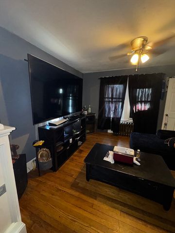 37-39 Dawes St, Springfield, MA 01109