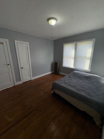 37-39 Dawes St, Springfield, MA 01109