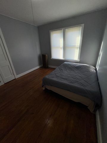 37-39 Dawes St, Springfield, MA 01109