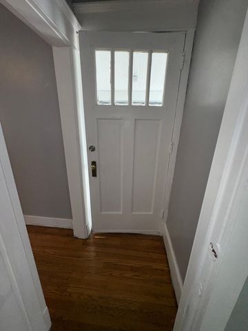 37-39 Dawes St, Springfield, MA 01109