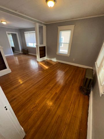 37-39 Dawes St, Springfield, MA 01109