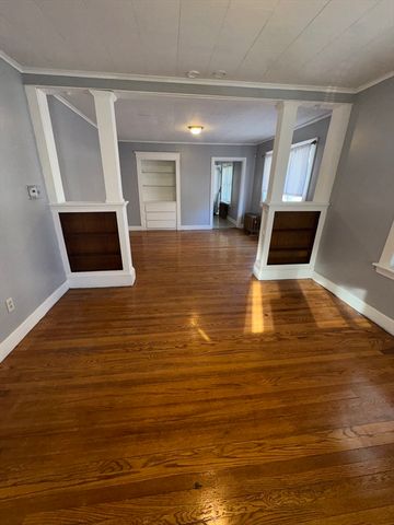 37-39 Dawes St, Springfield, MA 01109