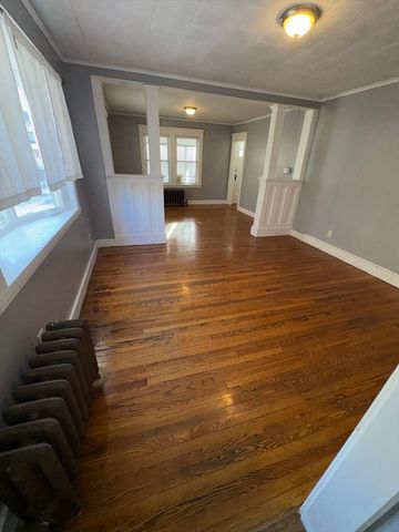 37-39 Dawes St, Springfield, MA 01109