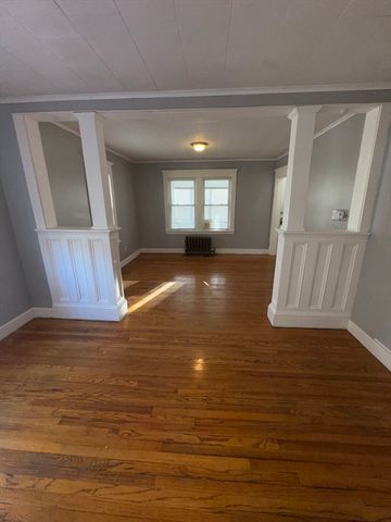 37-39 Dawes St, Springfield, MA 01109