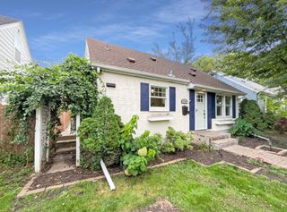 5749 27th Avenue S, Minneapolis, MN 55417