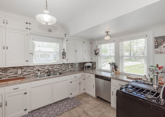 2544 23rd Avenue A Avenue, Moline, IL 61265