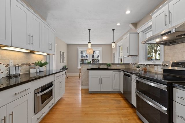 10 Neptune Rd, Worcester, MA 01605