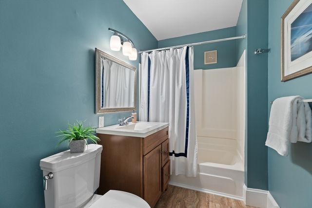 10 Neptune Rd, Worcester, MA 01605