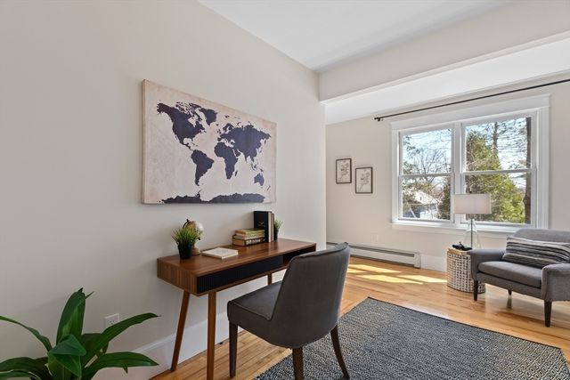 10 Neptune Rd, Worcester, MA 01605