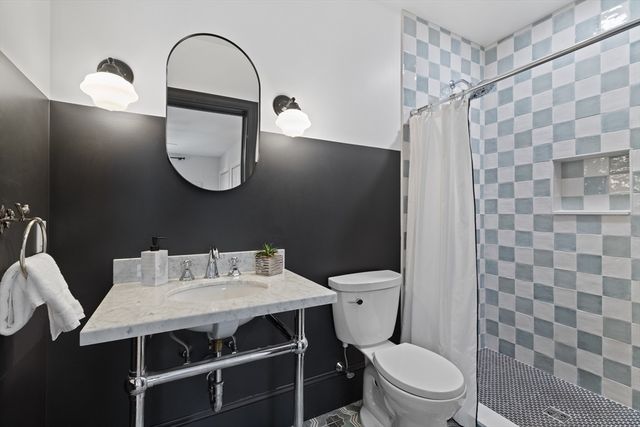 10 Neptune Rd, Worcester, MA 01605