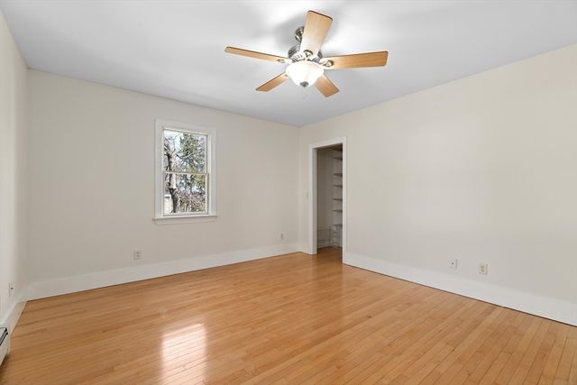 10 Neptune Rd, Worcester, MA 01605