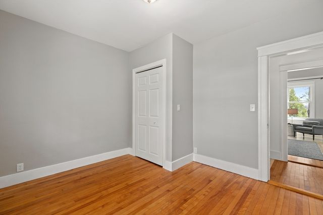 10 Neptune Rd, Worcester, MA 01605