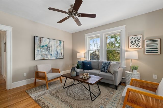 10 Neptune Rd, Worcester, MA 01605