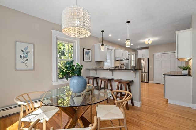 10 Neptune Rd, Worcester, MA 01605