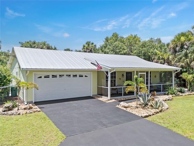 1340 14th AVE NE, Naples, FL 34120