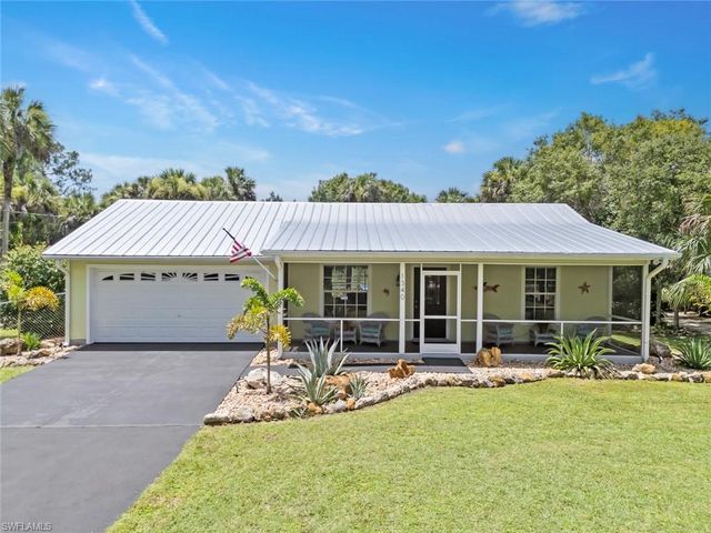 1340 14th AVE NE, Naples, FL 34120