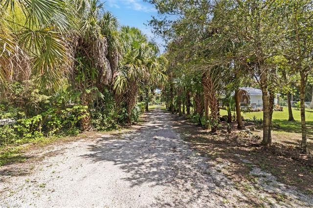 1340 14th AVE NE, Naples, FL 34120