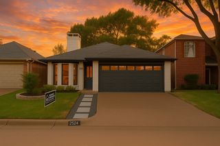 2524 Bear Haven Drive, Grapevine, TX 76051