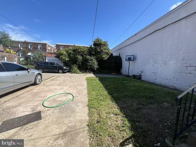 1427 FRIENDSHIP ST, Philadelphia, PA 19111