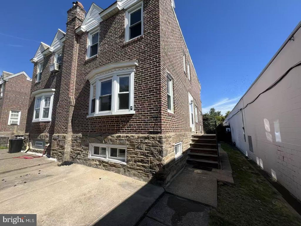 1427 FRIENDSHIP ST, PHILADELPHIA, PA 19111 — photo 4