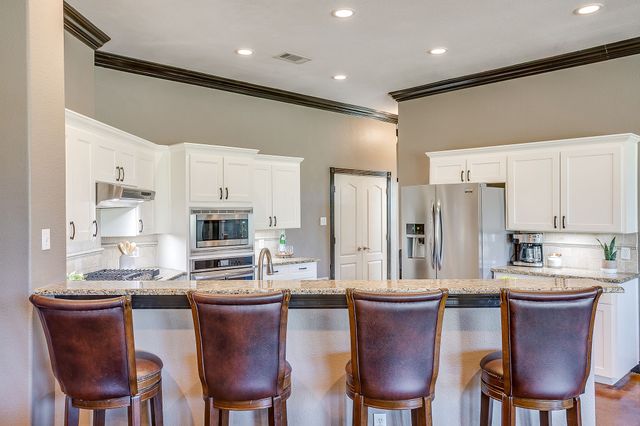 124 Stonewick Drive, Cresson, TX 76035