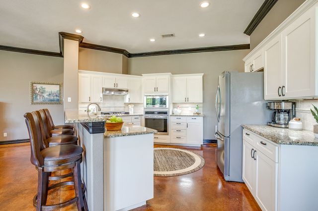 124 Stonewick Drive, Cresson, TX 76035