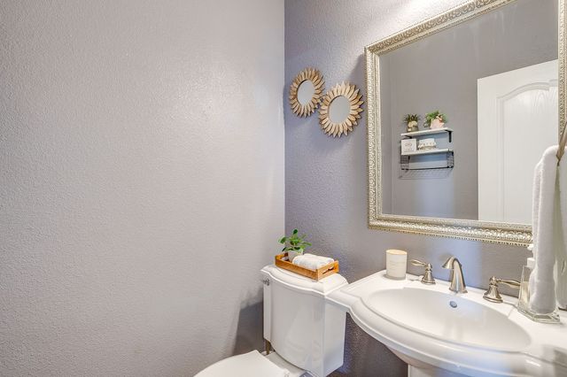 124 Stonewick Drive, Cresson, TX 76035