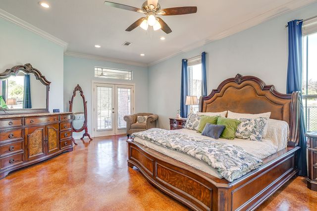 124 Stonewick Drive, Cresson, TX 76035