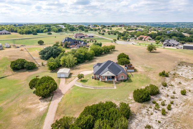 124 Stonewick Drive, Cresson, TX 76035