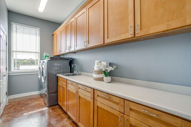 124 Stonewick Drive, Cresson, TX 76035