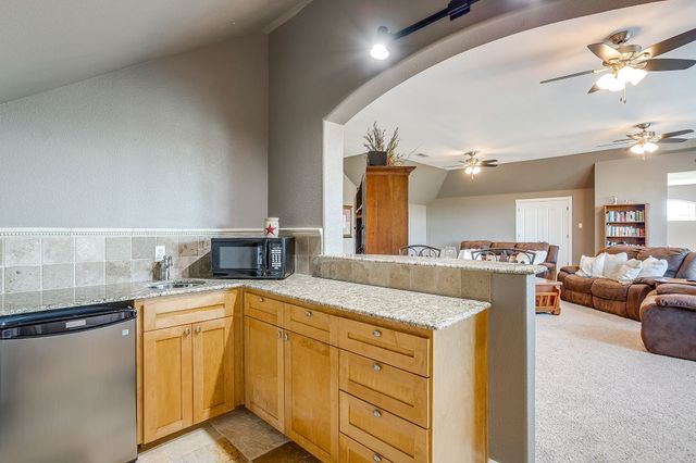 124 Stonewick Drive, Cresson, TX 76035