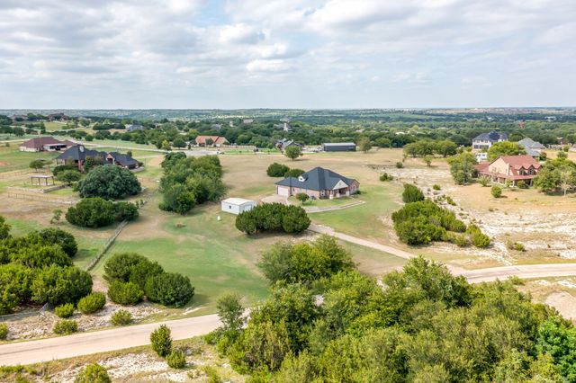 124 Stonewick Drive, Cresson, TX 76035