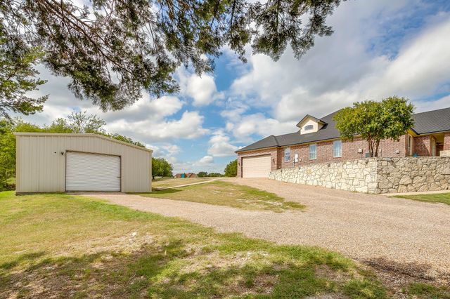 124 Stonewick Drive, Cresson, TX 76035