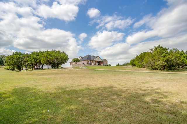 124 Stonewick Drive, Cresson, TX 76035