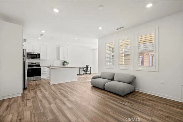 6123 Valentina Way 303, Eastvale, CA 92880