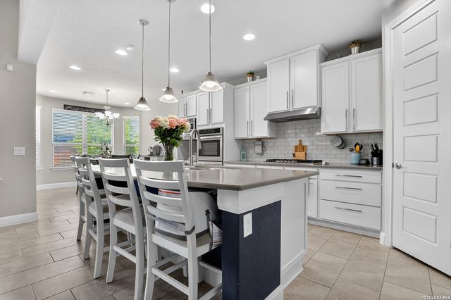 8915 Monument Parke, San Antonio, TX 78254