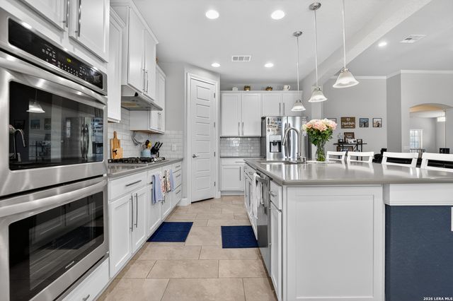 8915 Monument Parke, San Antonio, TX 78254